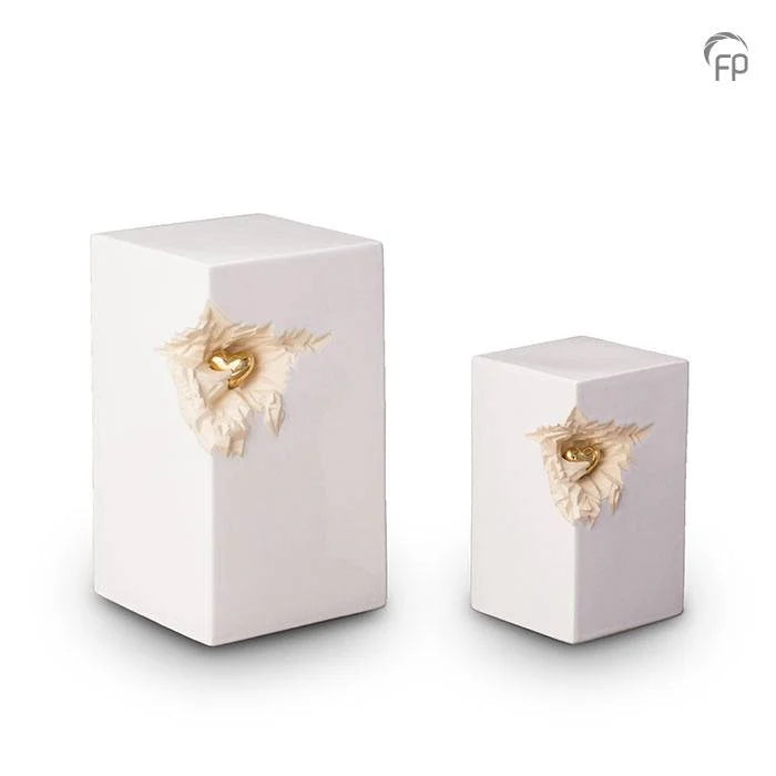 Quader Keramik mit goldfarbenem Herz